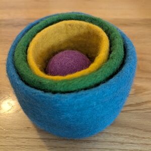 Lovevery Nesting Felt Bowls And Ball